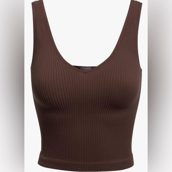 Design by Olivia Women's Four-Way Stretch V-Neck Ribbed Seamless Crop Top - Picture 5 of 8